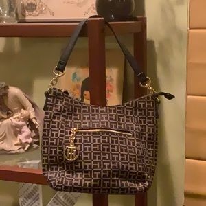 Tommy Hilfiger Handbag Perfect size.